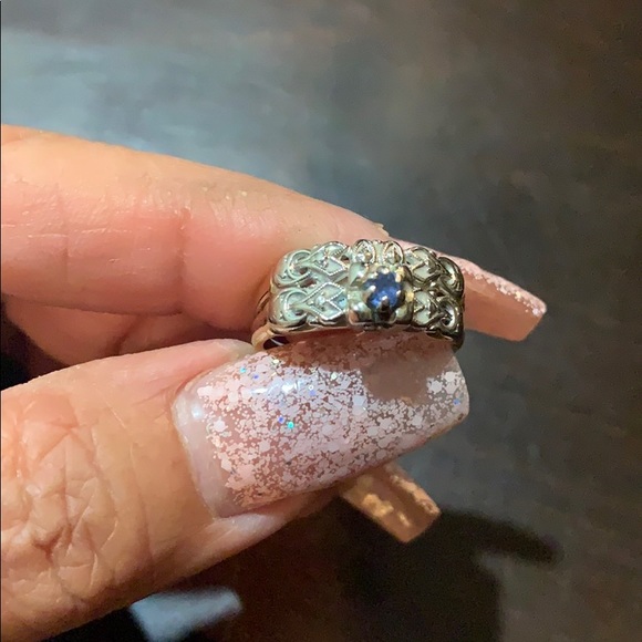 Beautiful engagement wedding ring - Picture 3 of 5